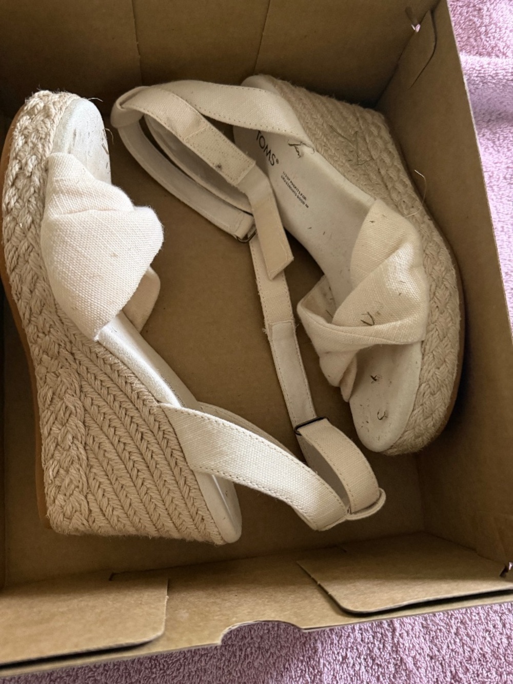 Toms Wedge size 7